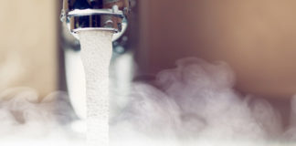 пользоваться горячей водой