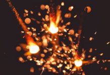 момент пробуждения искры